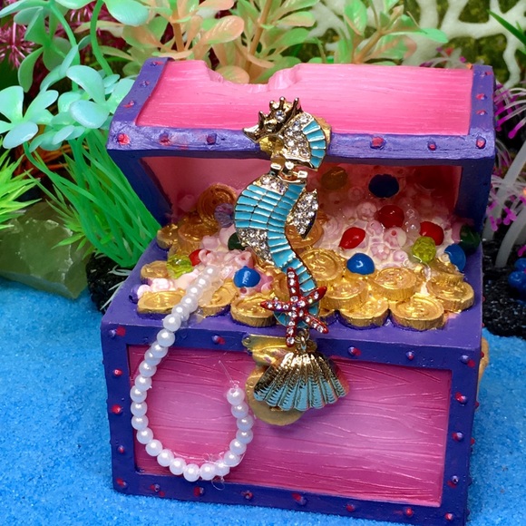Enamel Seahorse Earrings with Rhinestones - Picture 5 of 8